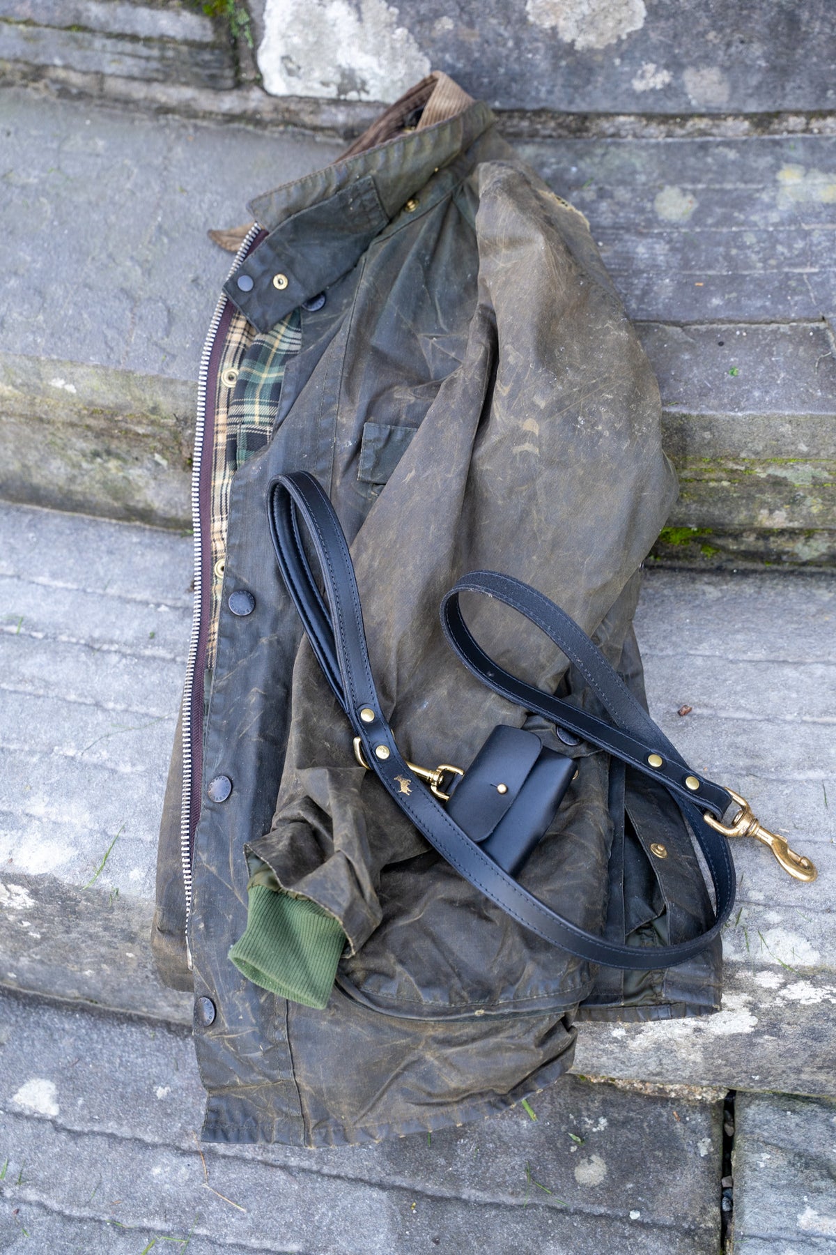 Black padded luxury leather lead