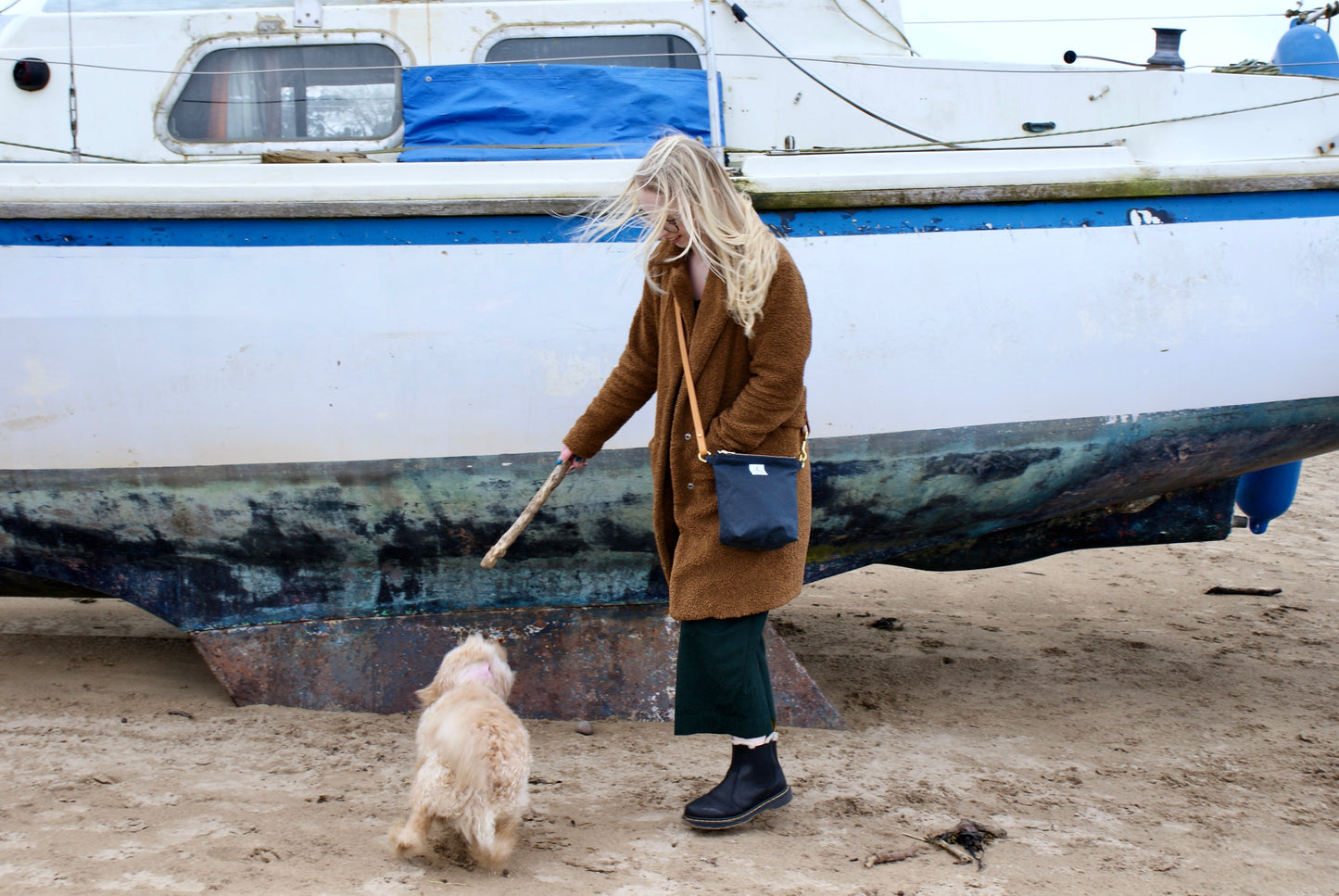 Peppercombe cross body bag - Marine blue wax cotton