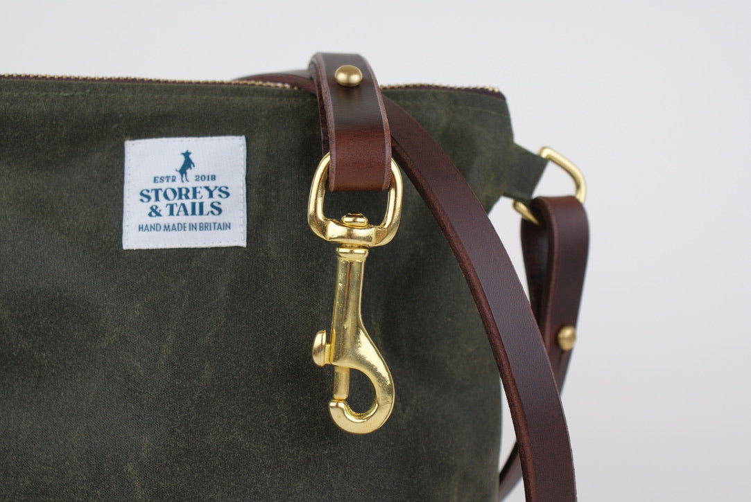 Peppercombe cross body bag - Field green wax cotton